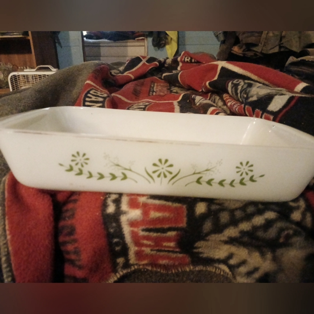 Anchor hocking milk glass small casserole dish.